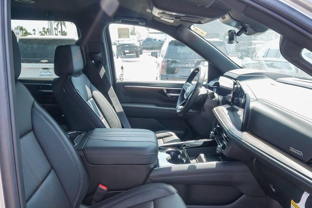 2025 Chevrolet Suburban 4WD High Country