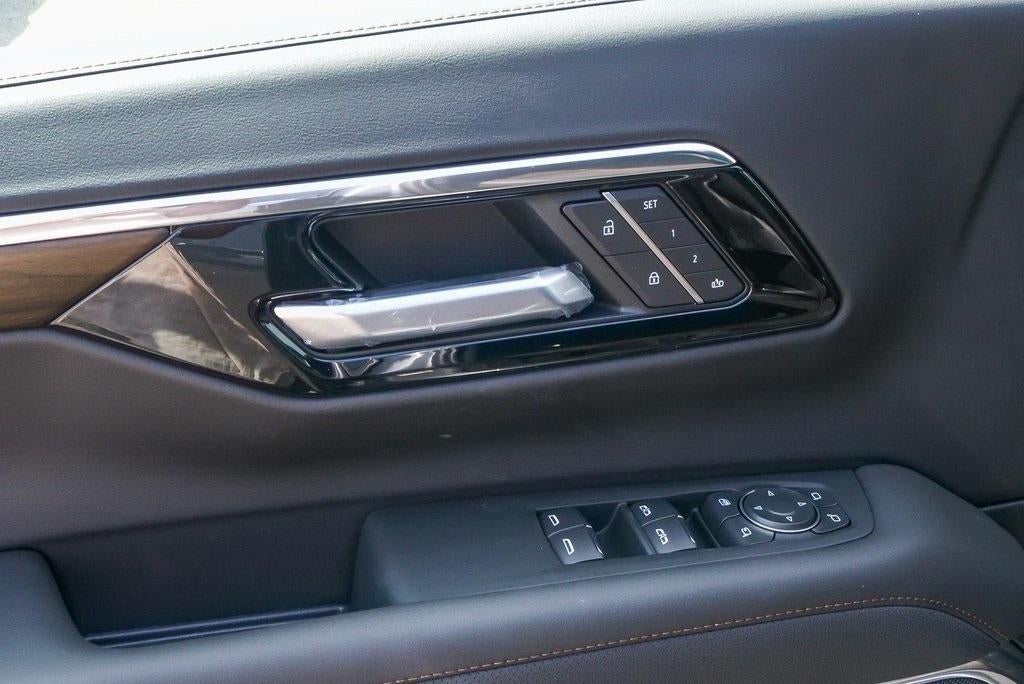 2025 Chevrolet Suburban 4WD High Country