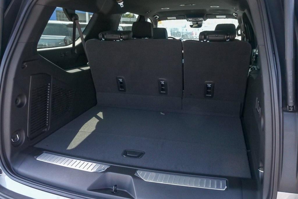 2025 Chevrolet Suburban 4WD High Country