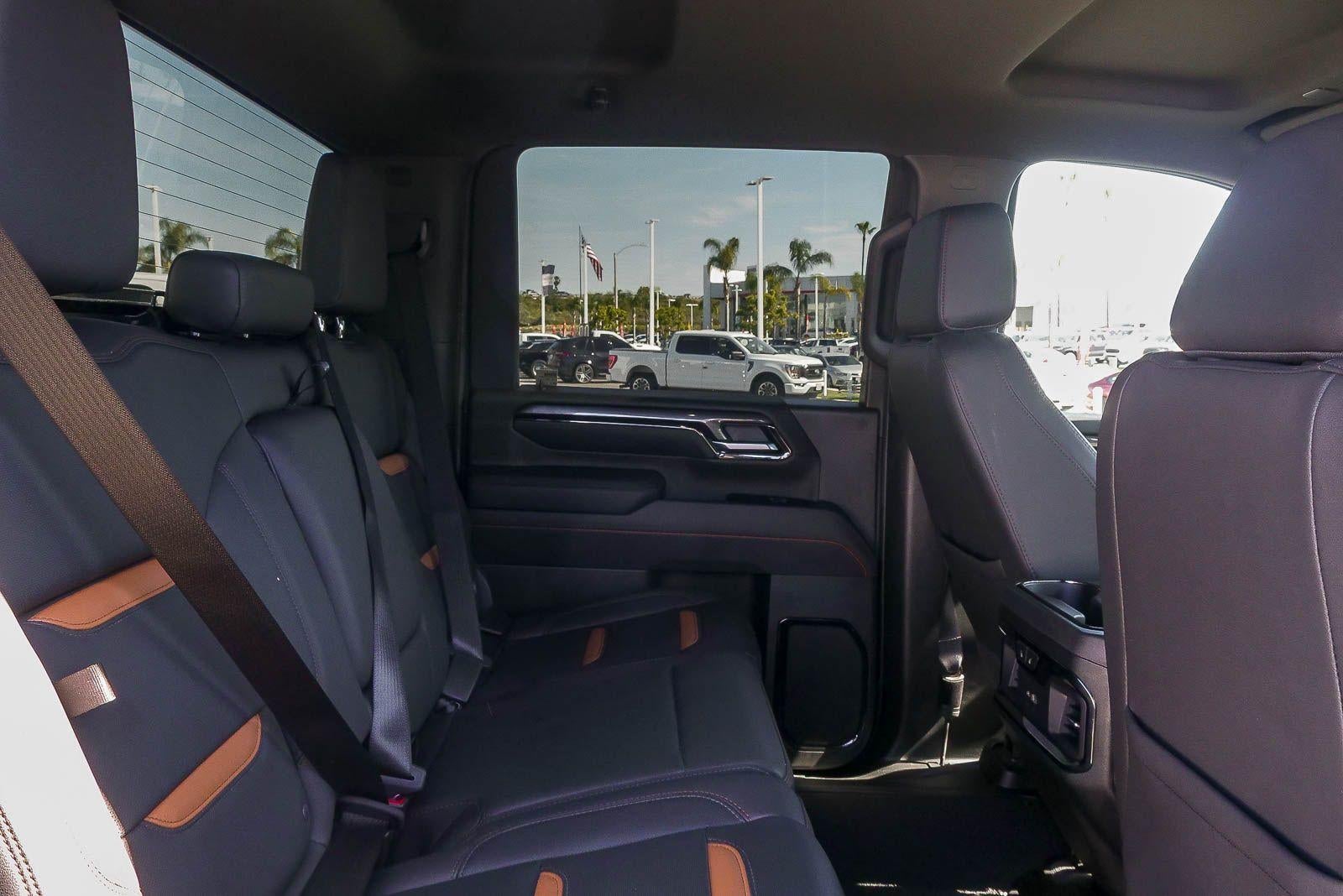 2025 GMC Sierra 2500 HD AT4