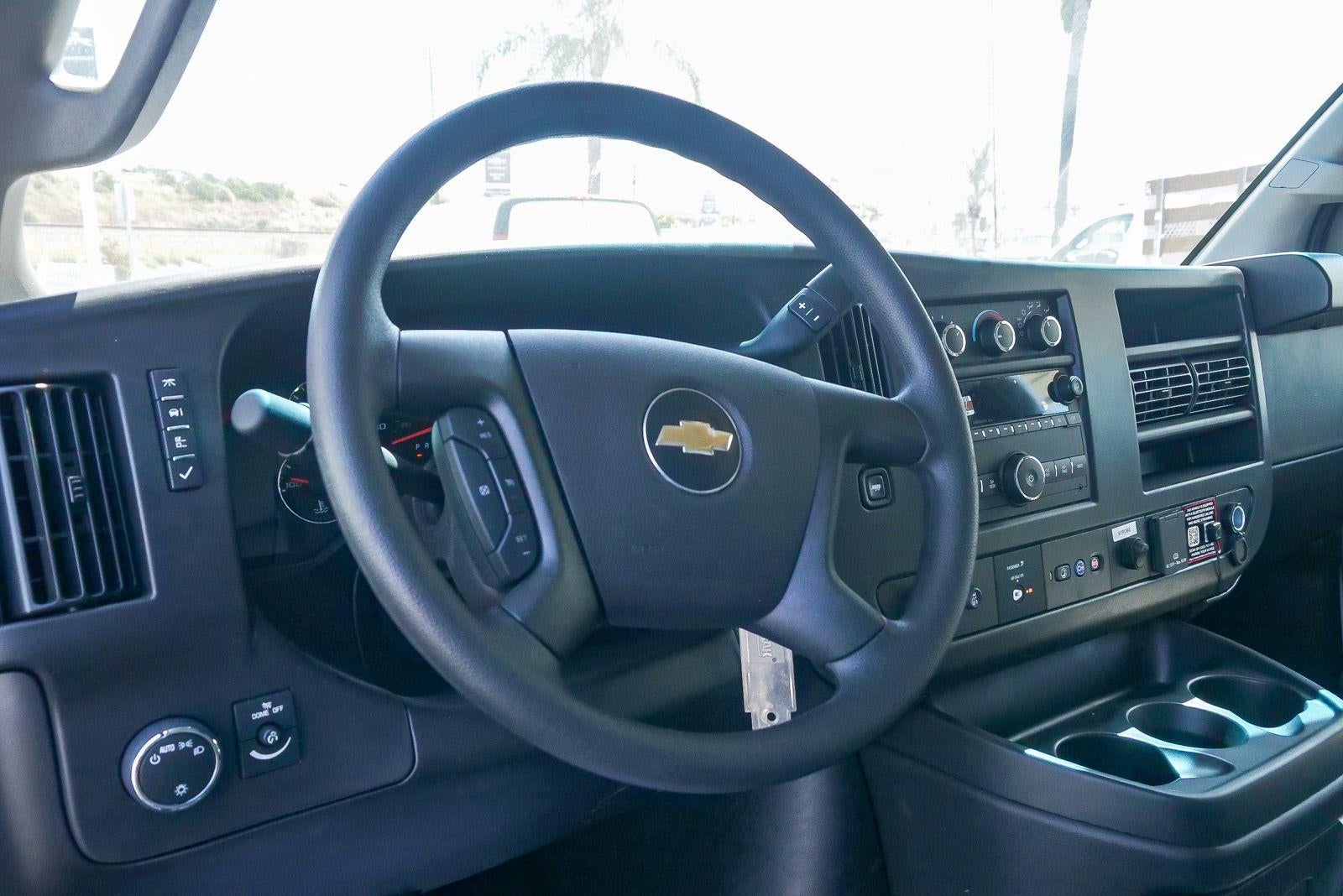 2026 Chevrolet Express Cutaway 3500 3500 Van 139"