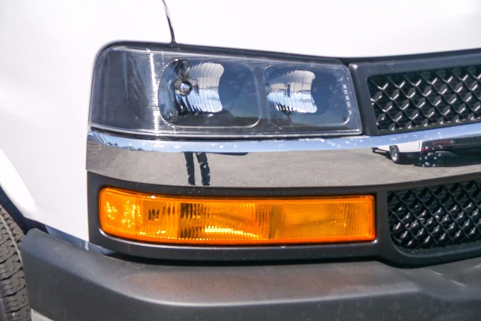 2026 Chevrolet Express Cutaway 3500 3500 Van 139"
