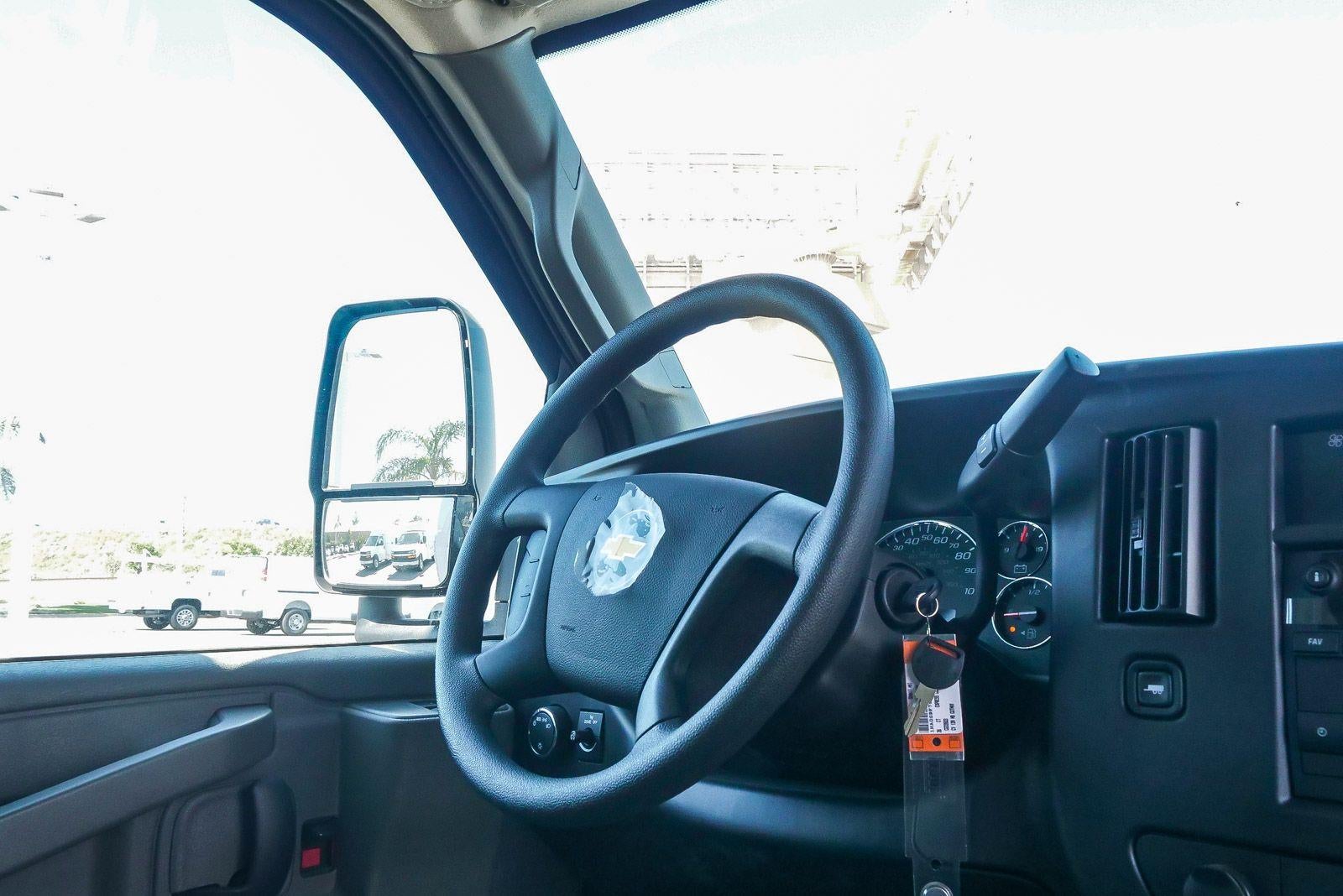 2026 Chevrolet Express Cutaway 3500 3500 Van 139"