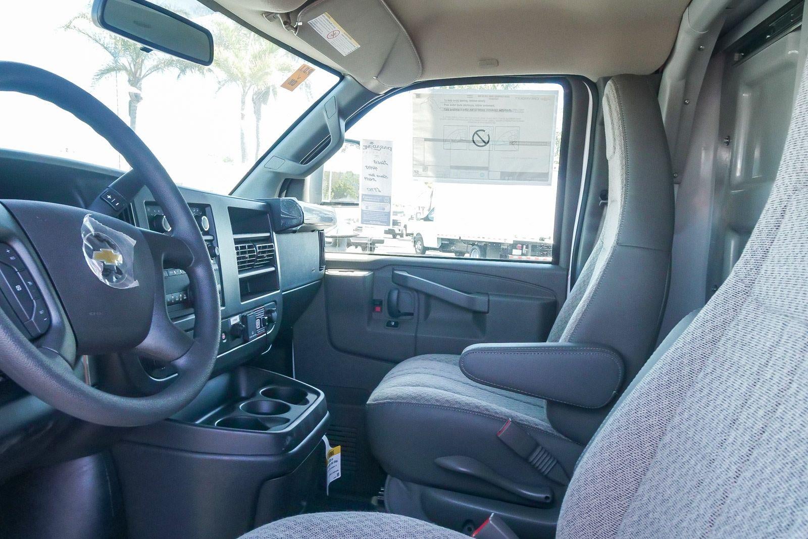 2026 Chevrolet Express Cutaway 3500 3500 Van 139"