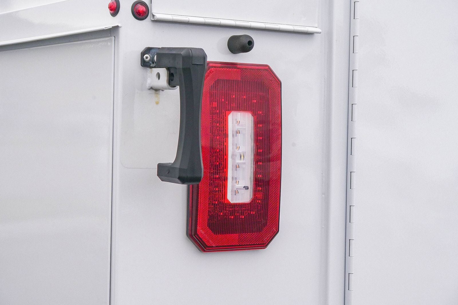 2026 Chevrolet Express Cutaway 3500 3500 Van 139"