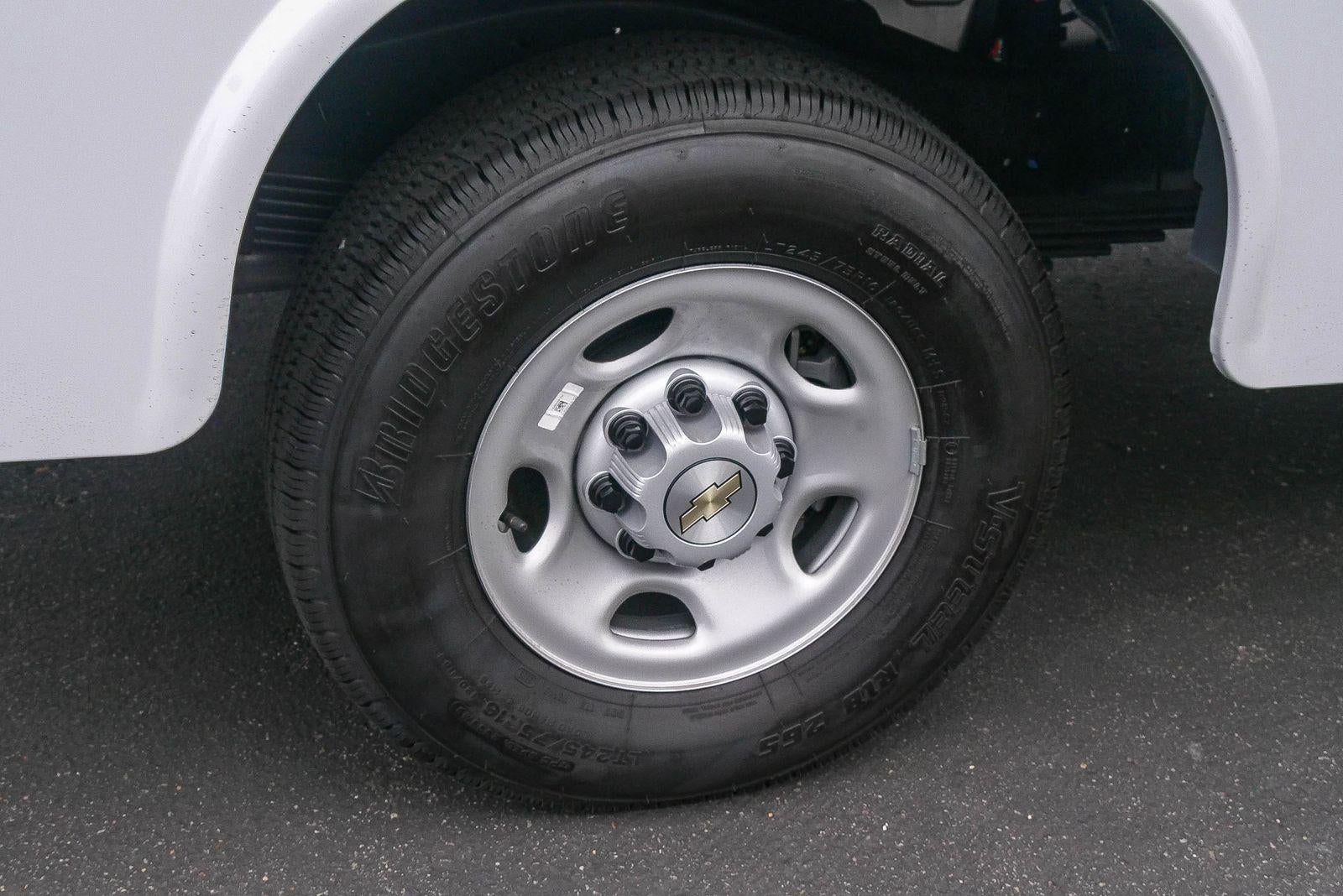 2026 Chevrolet Express Cutaway 3500 3500 Van 139"