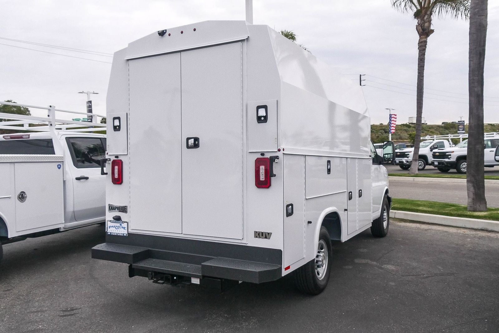 2026 Chevrolet Express Cutaway 3500 3500 Van 139"