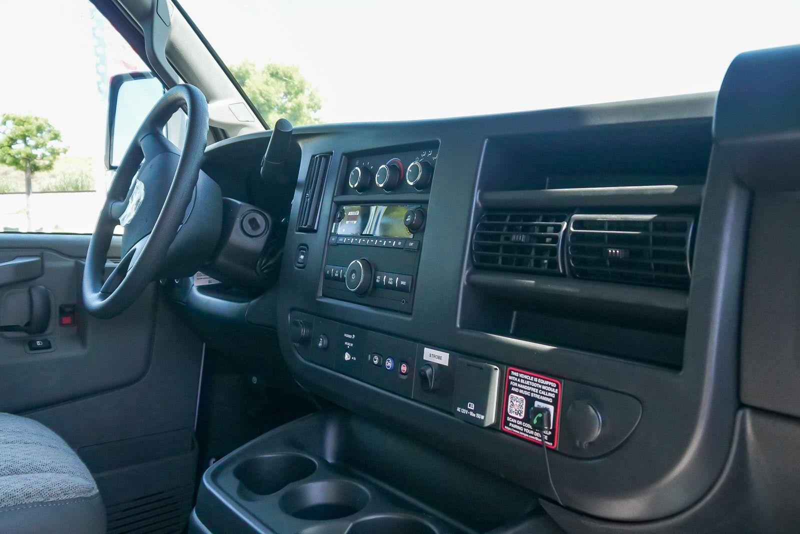 2026 Chevrolet Express Cutaway 3500 3500 Van 139"