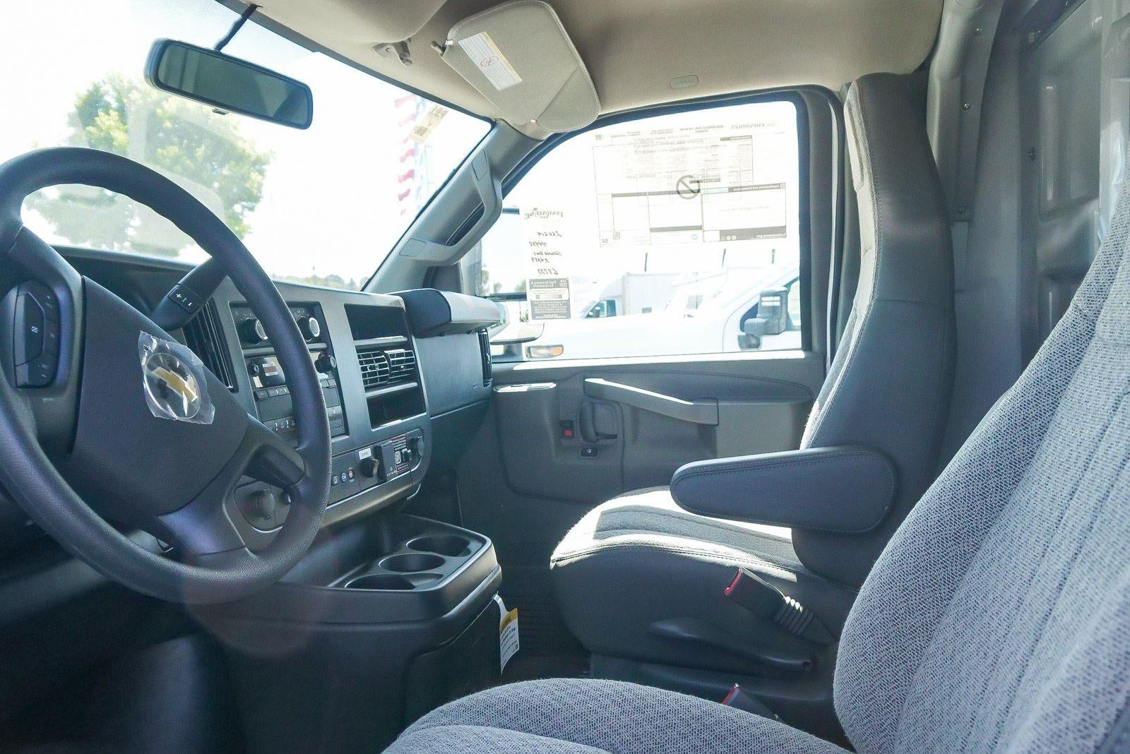 2026 Chevrolet Express Cutaway 3500 3500 Van 139"