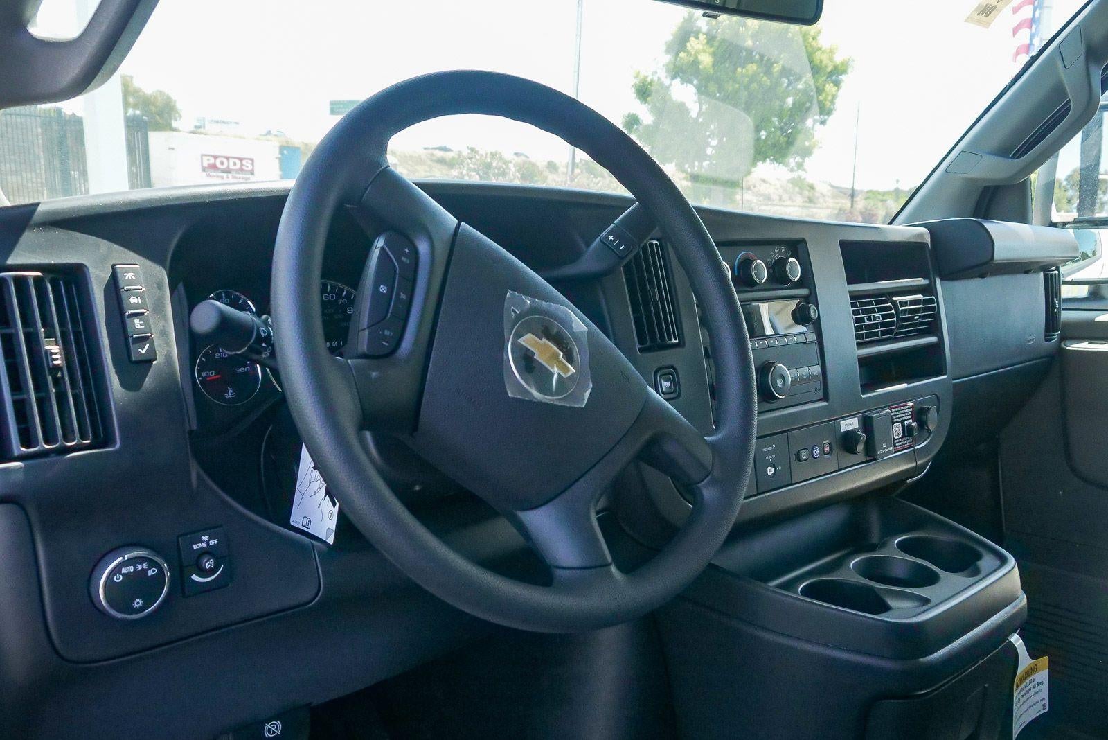 2026 Chevrolet Express Cutaway 3500 3500 Van 139"