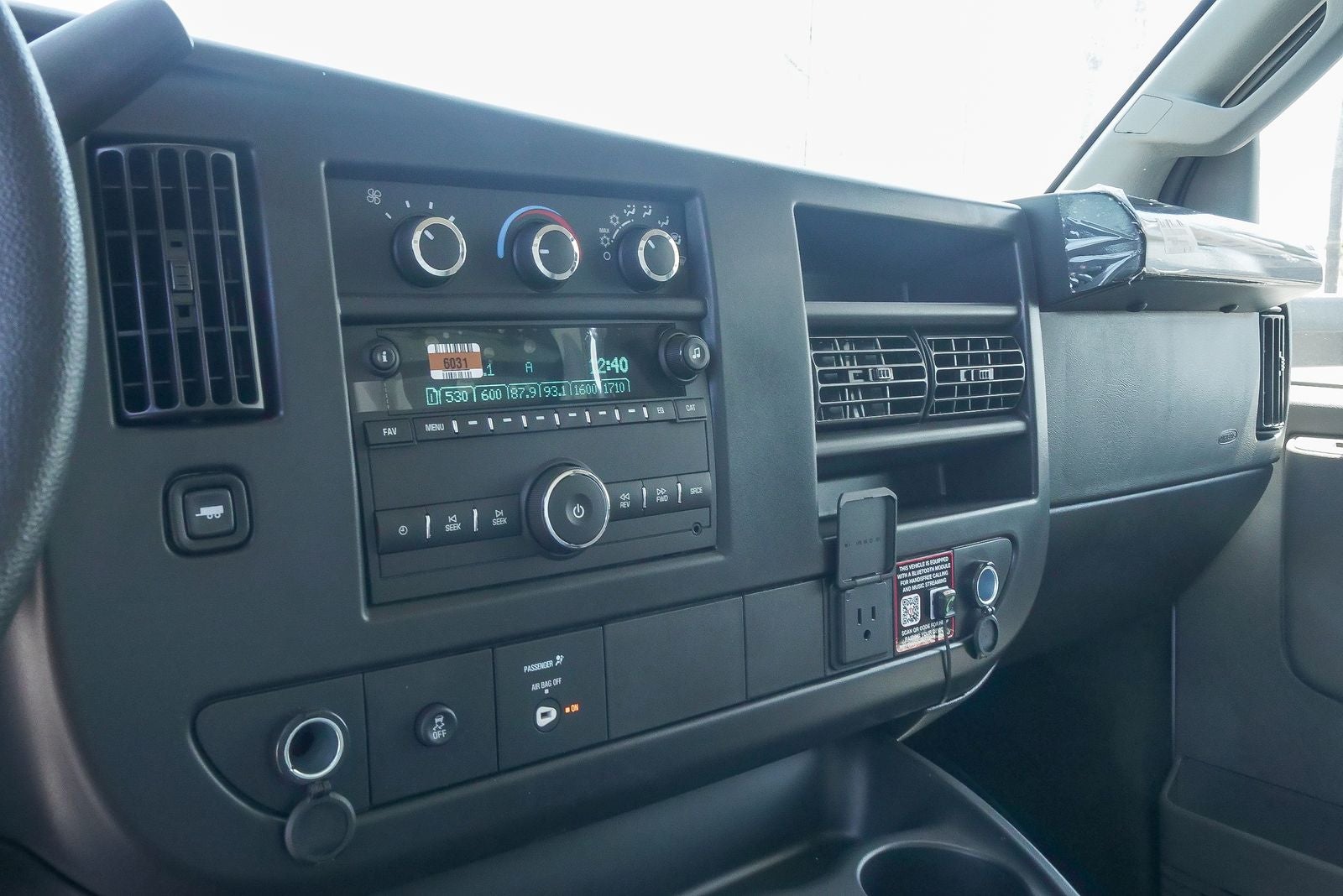 2026 Chevrolet Express Cutaway 3500 3500 Van 139"