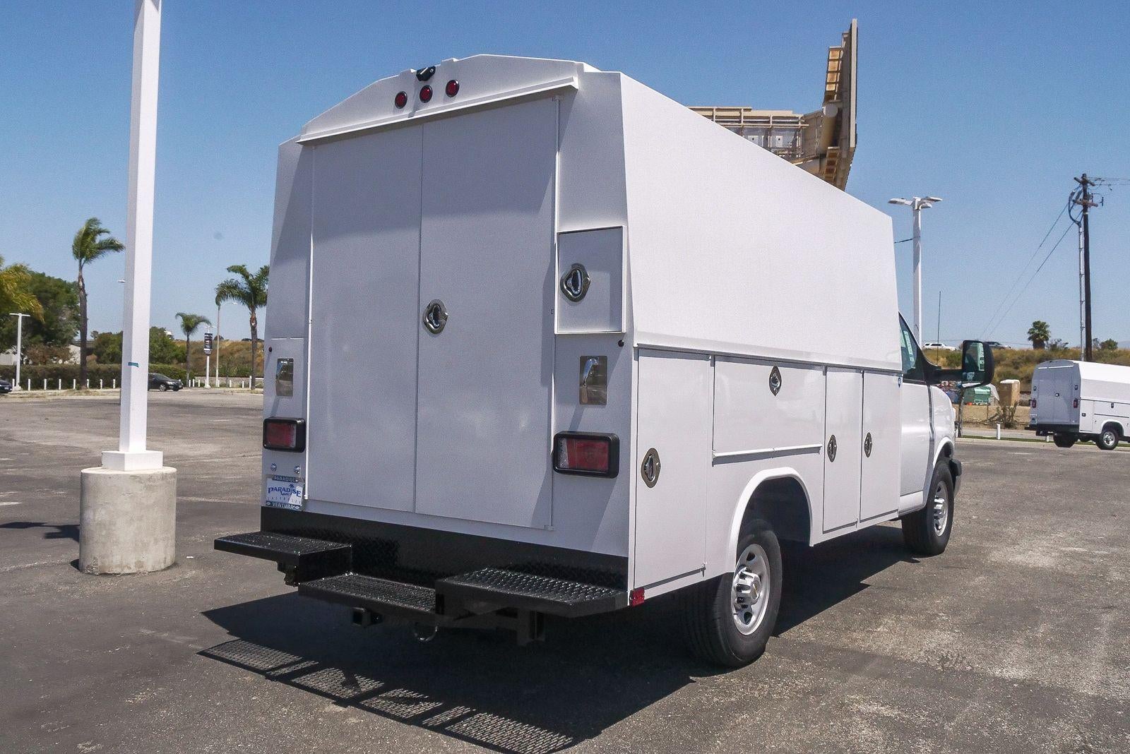 2026 Chevrolet Express Cutaway 3500 3500 Van 139"