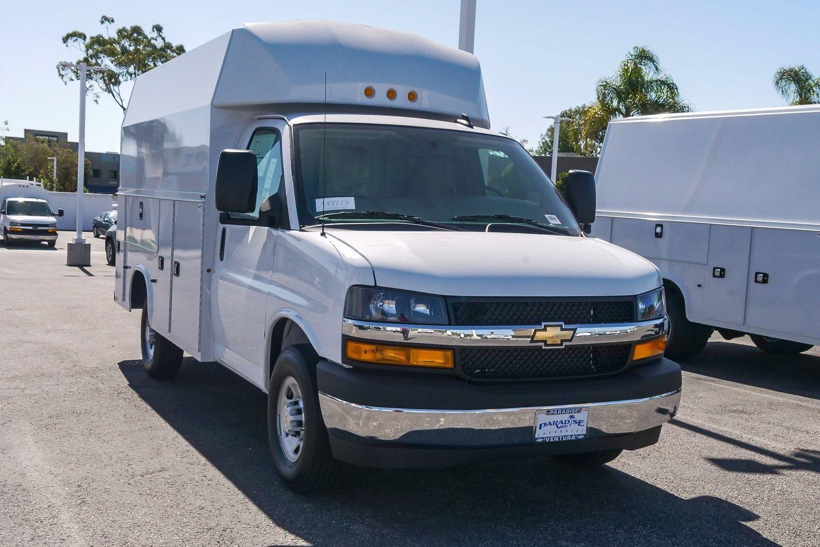 2026 Chevrolet Express Cutaway 3500 3500 Van 139"