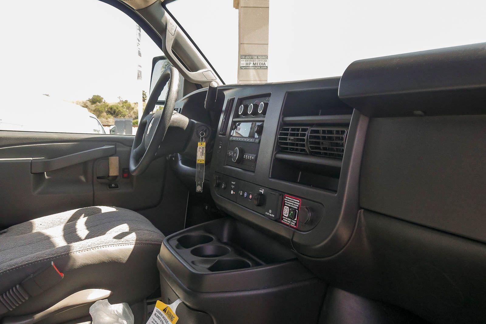 2026 Chevrolet Express Cutaway 3500 3500 Van 139"