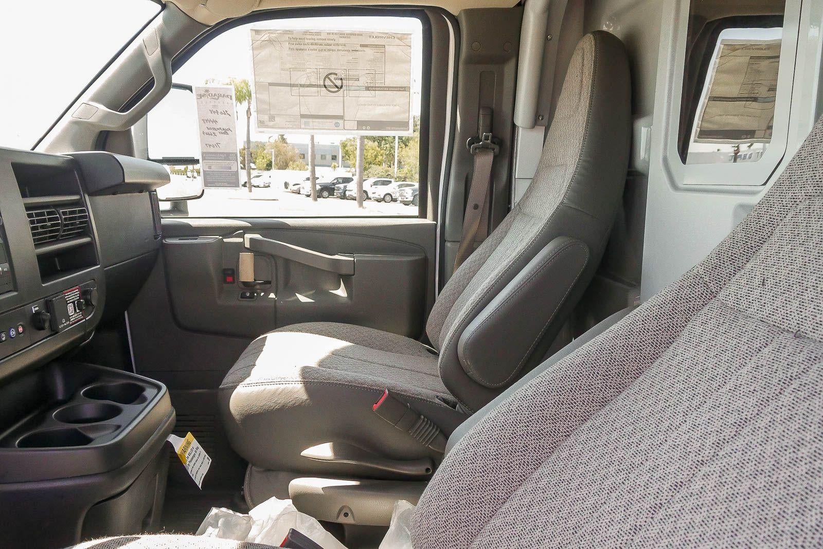 2026 Chevrolet Express Cutaway 3500 3500 Van 139"