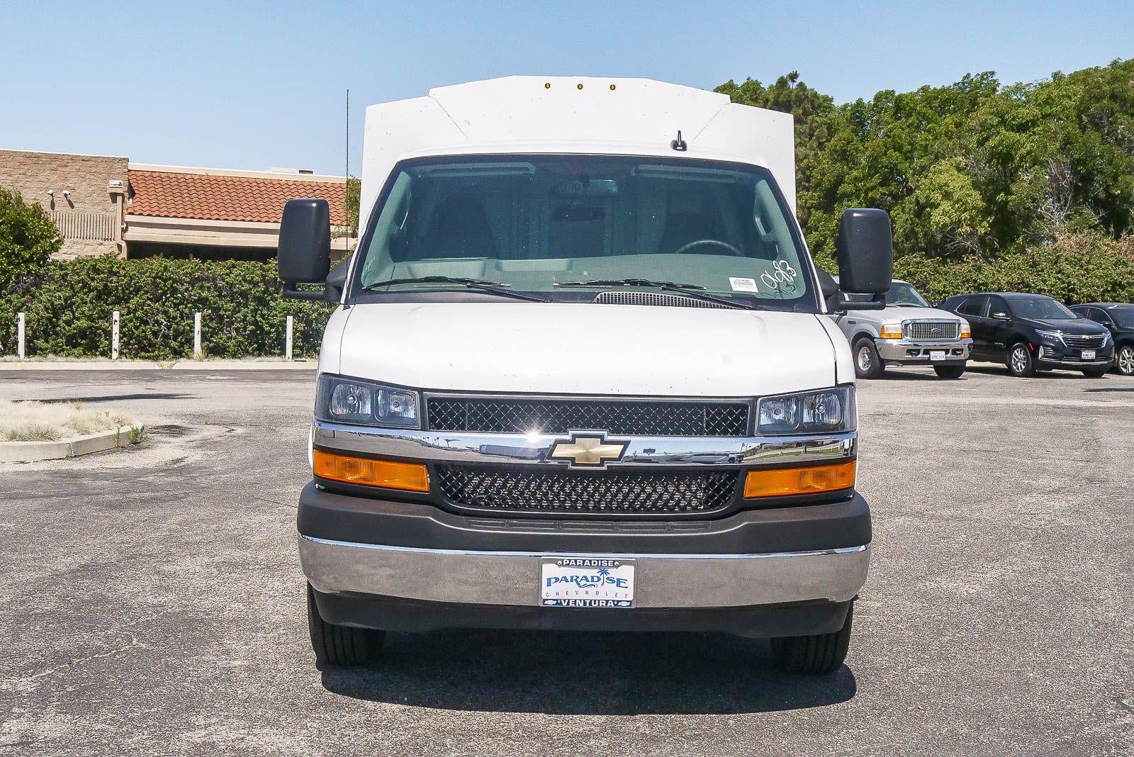 2026 Chevrolet Express Cutaway 3500 3500 Van 139"