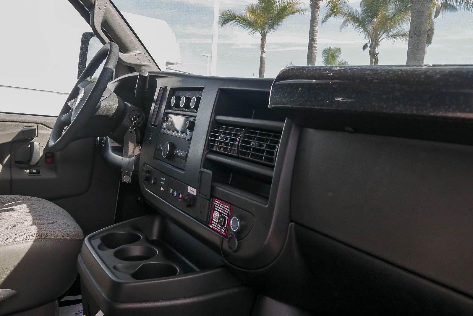 2026 Chevrolet Express Cutaway 3500 3500 Van 139"