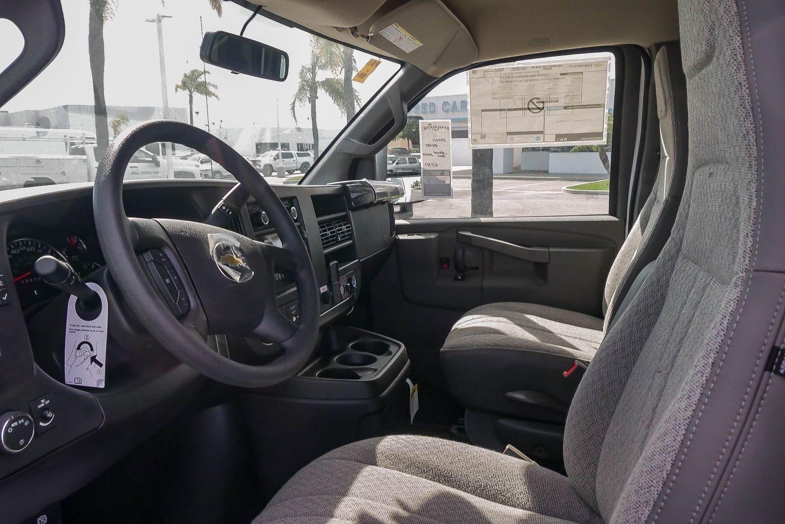 2026 Chevrolet Express Cutaway 3500 3500 Van 139"