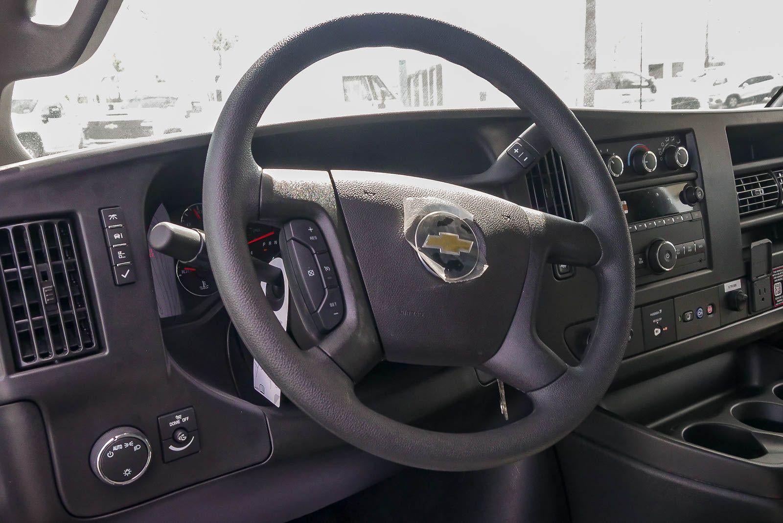 2026 Chevrolet Express Cutaway 3500 3500 Van 139"