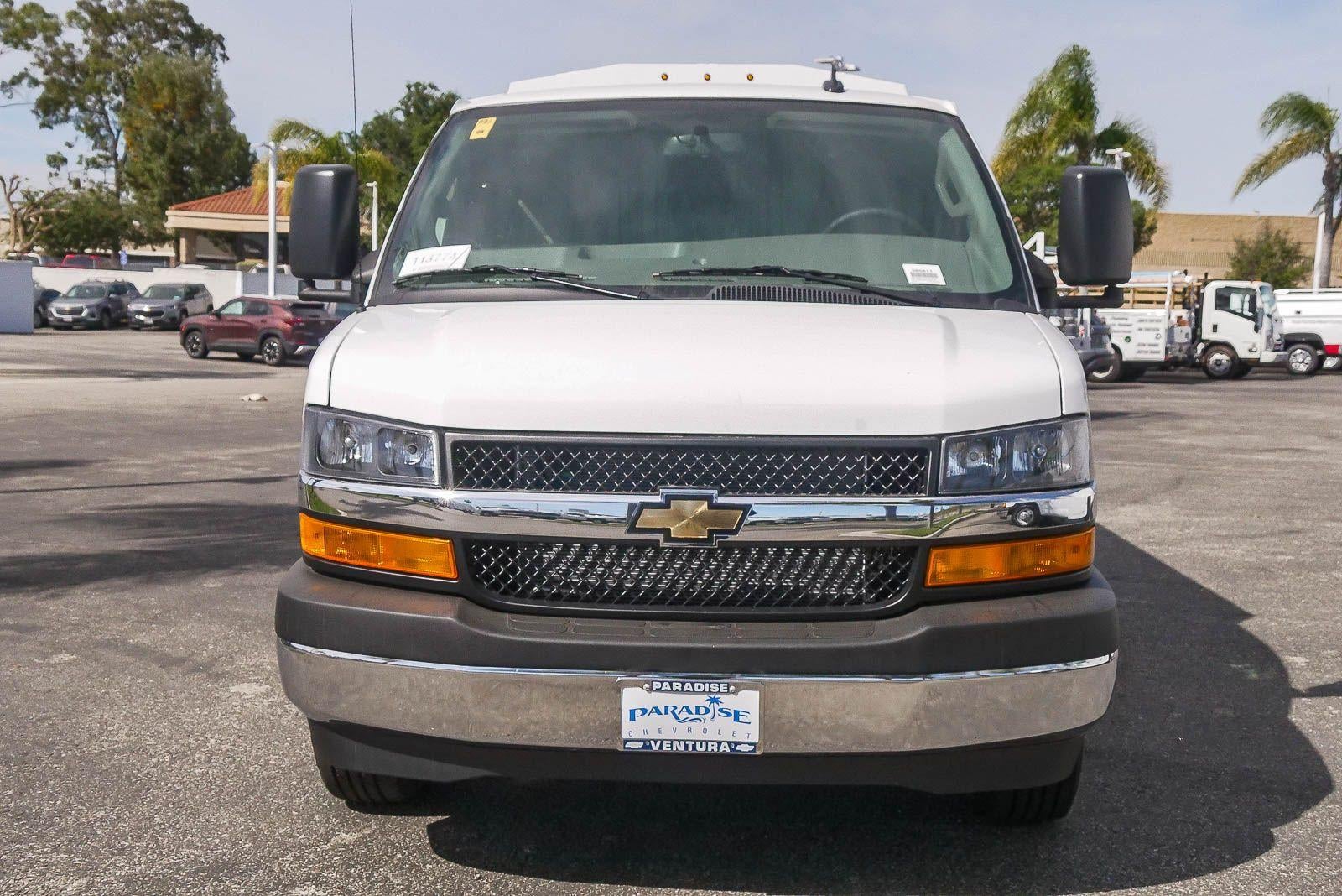 2026 Chevrolet Express Cutaway 3500 3500 Van 139"
