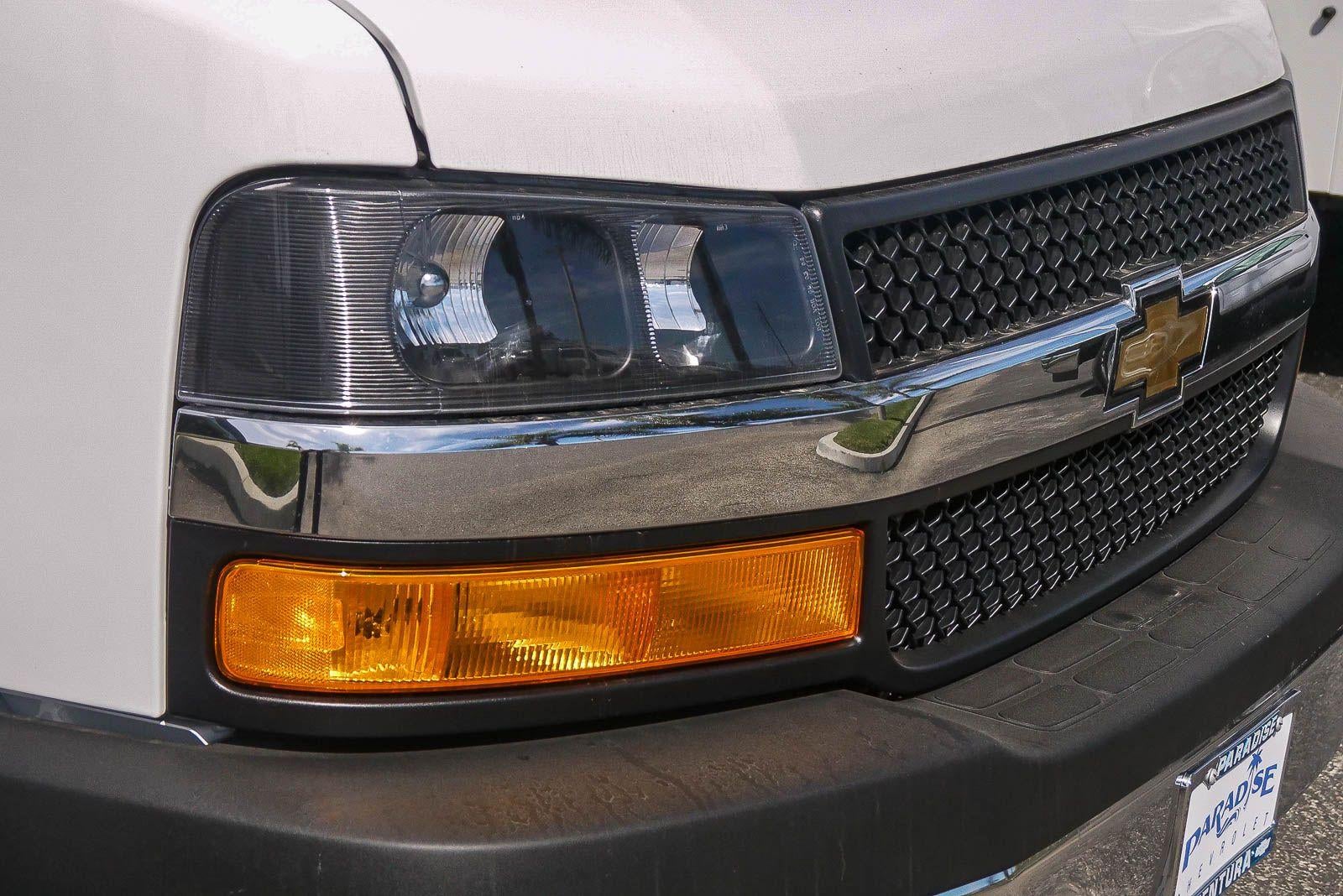 2026 Chevrolet Express Cutaway 3500 3500 Van 139"