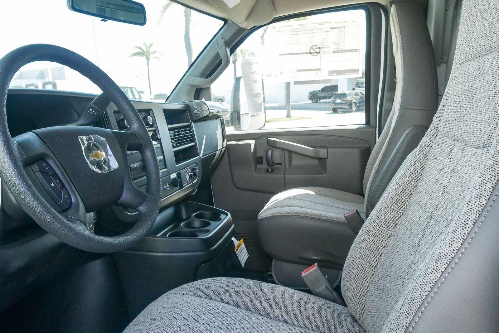 2026 Chevrolet Express Cutaway 3500 3500 Van 139"