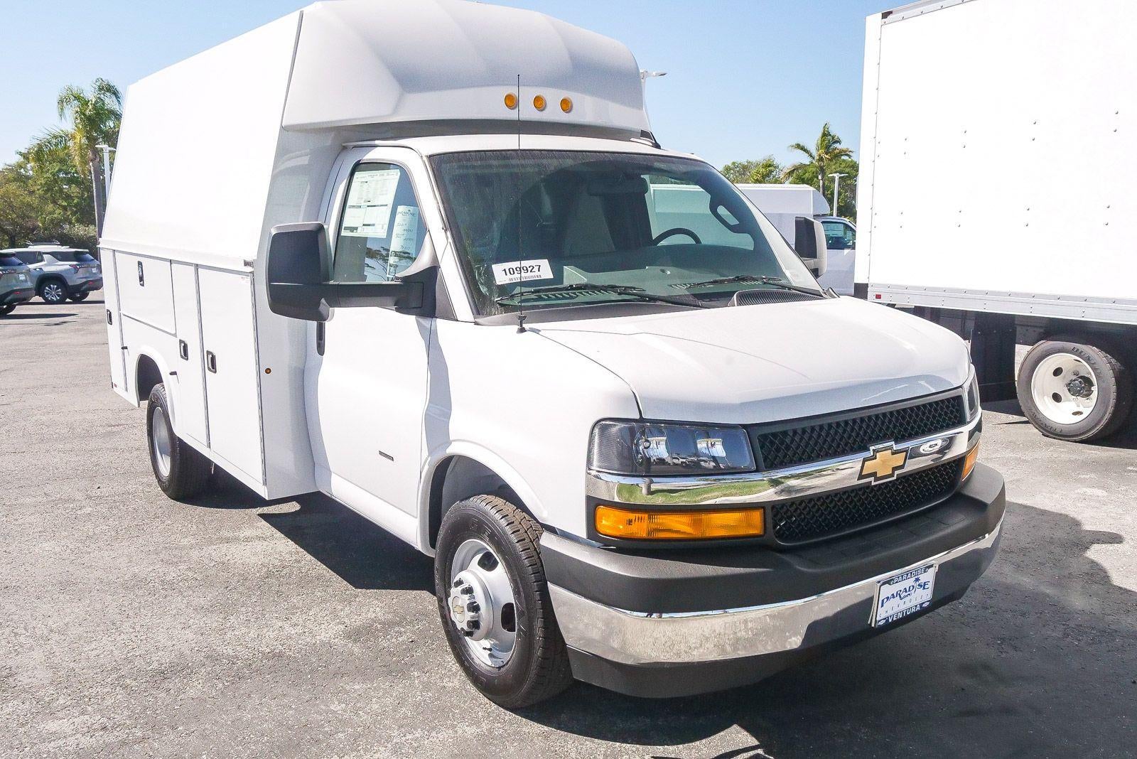 2026 Chevrolet Express Cutaway 3500 3500 Van 139"