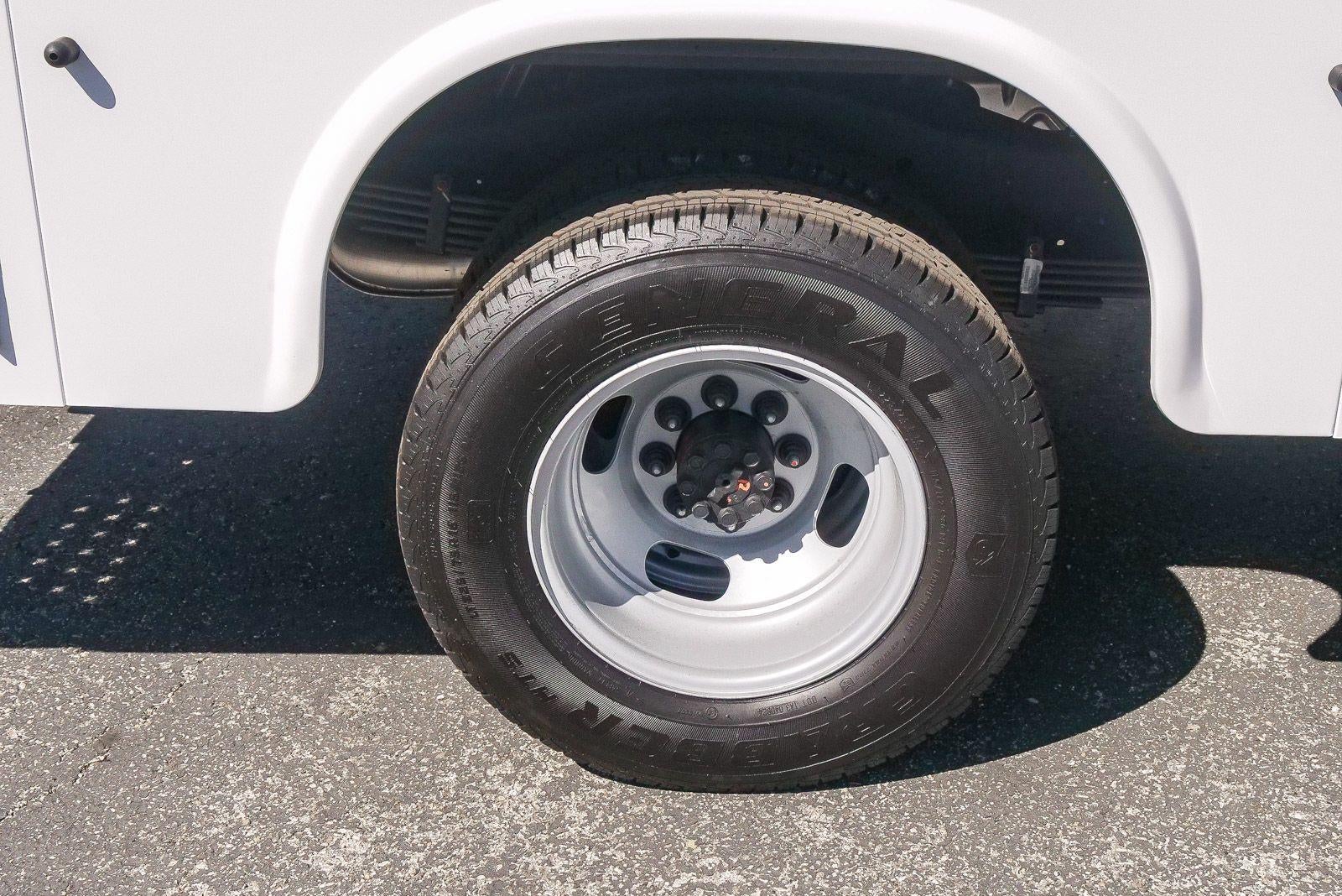 2026 Chevrolet Express Cutaway 3500 3500 Van 139"