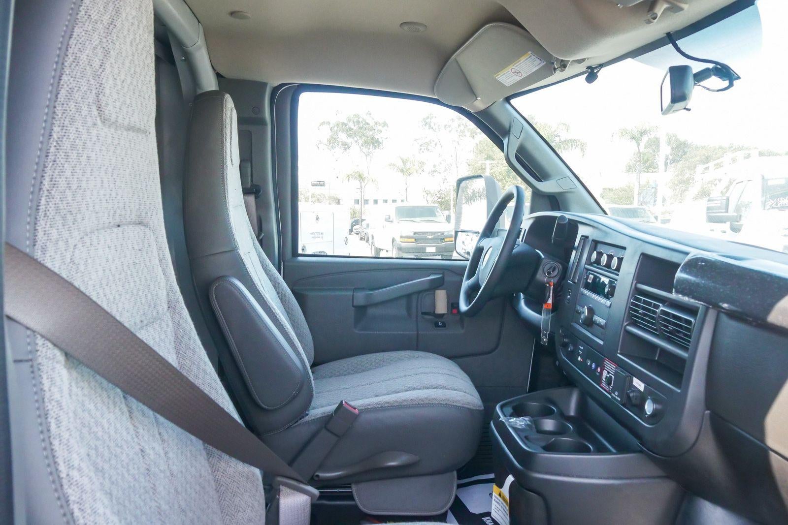 2026 Chevrolet Express Cutaway 3500 3500 Van 139"