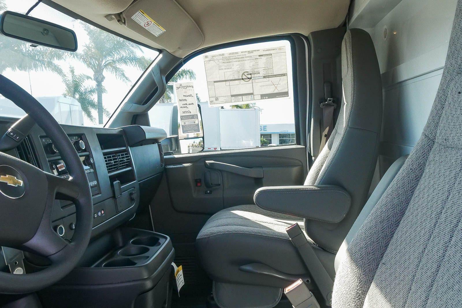 2026 Chevrolet Express Cutaway 3500 3500 Van 139"