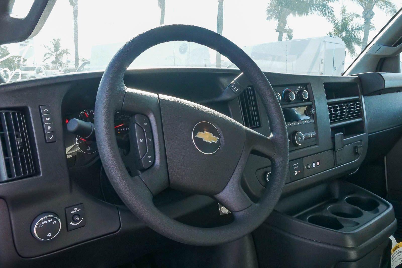 2026 Chevrolet Express Cutaway 3500 3500 Van 139"