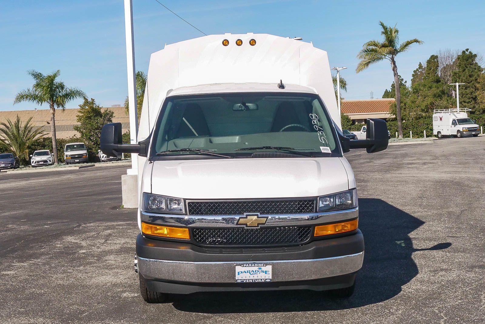 2026 Chevrolet Express Cutaway 3500 3500 Van 139"