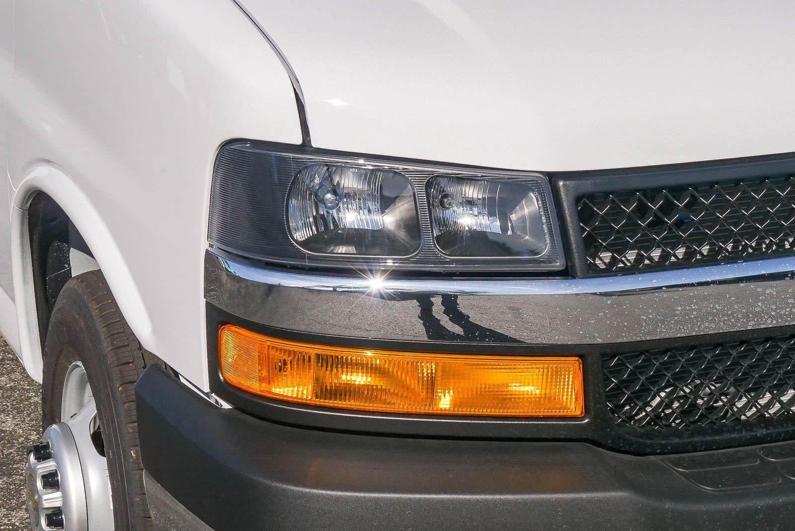 2026 Chevrolet Express Cutaway 3500 3500 Van 139"