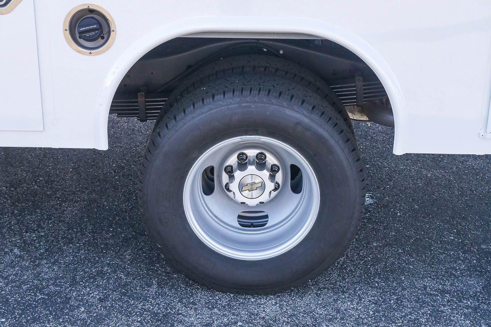 2026 Chevrolet Express Cutaway 3500 3500 Van 139"