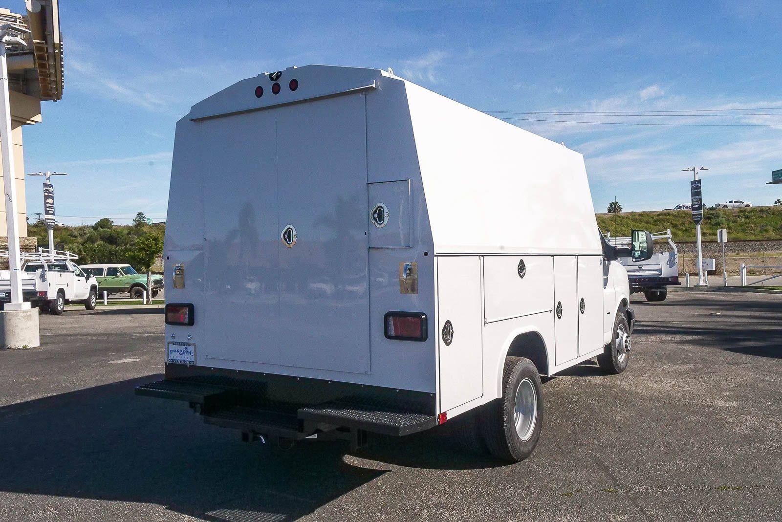 2026 Chevrolet Express Cutaway 3500 3500 Van 139"