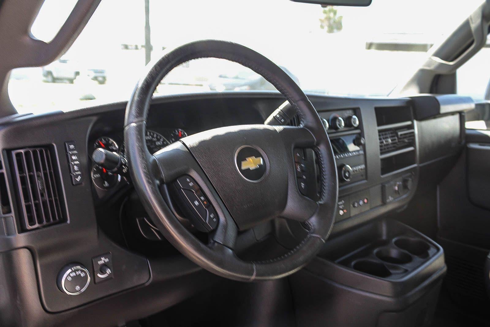 2022 Chevrolet Express Cutaway 3500 Base