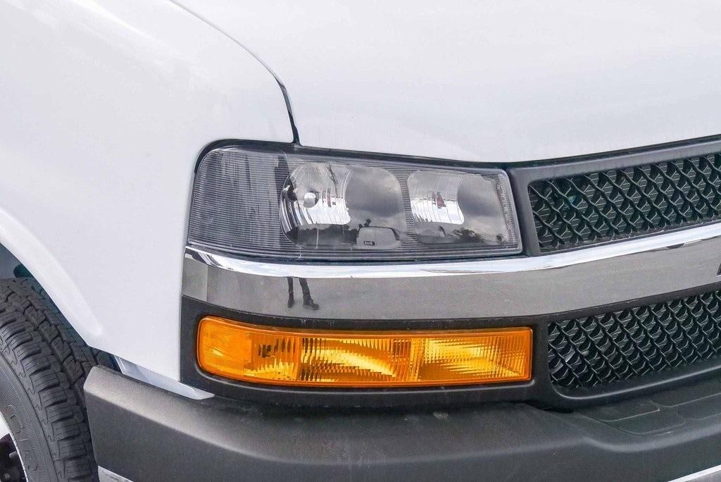 2025 Chevrolet Express Cutaway 3500 3500 Van 177"