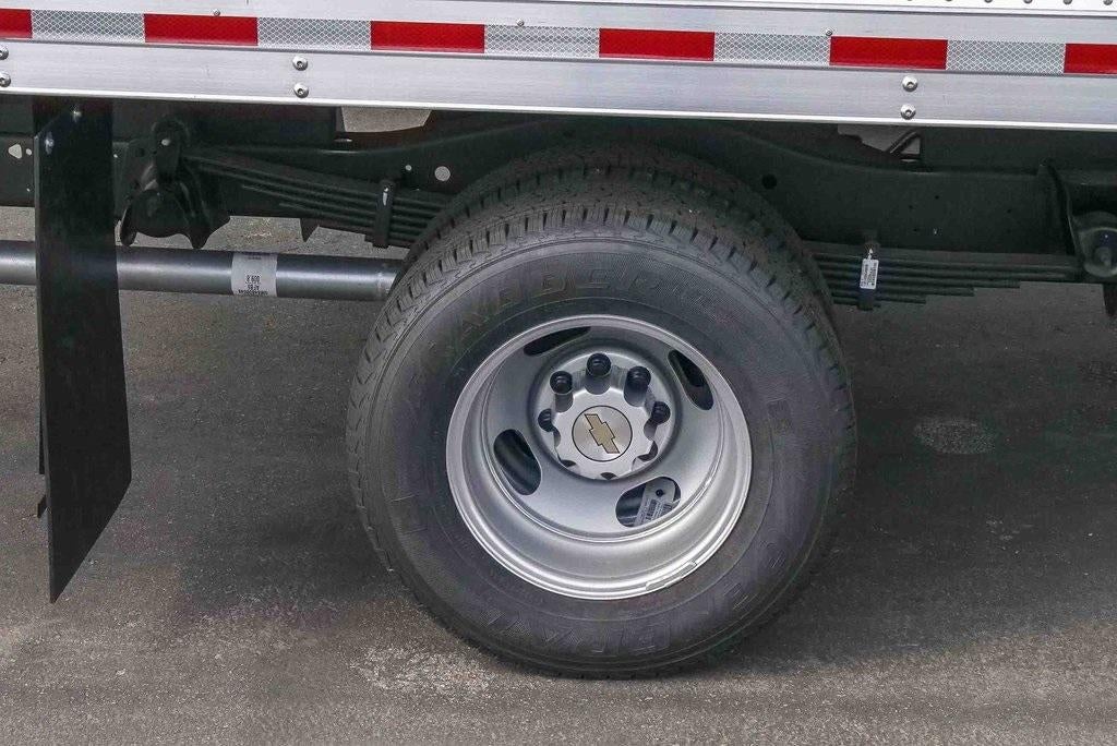 2025 Chevrolet Express Cutaway 3500 3500 Van 177"