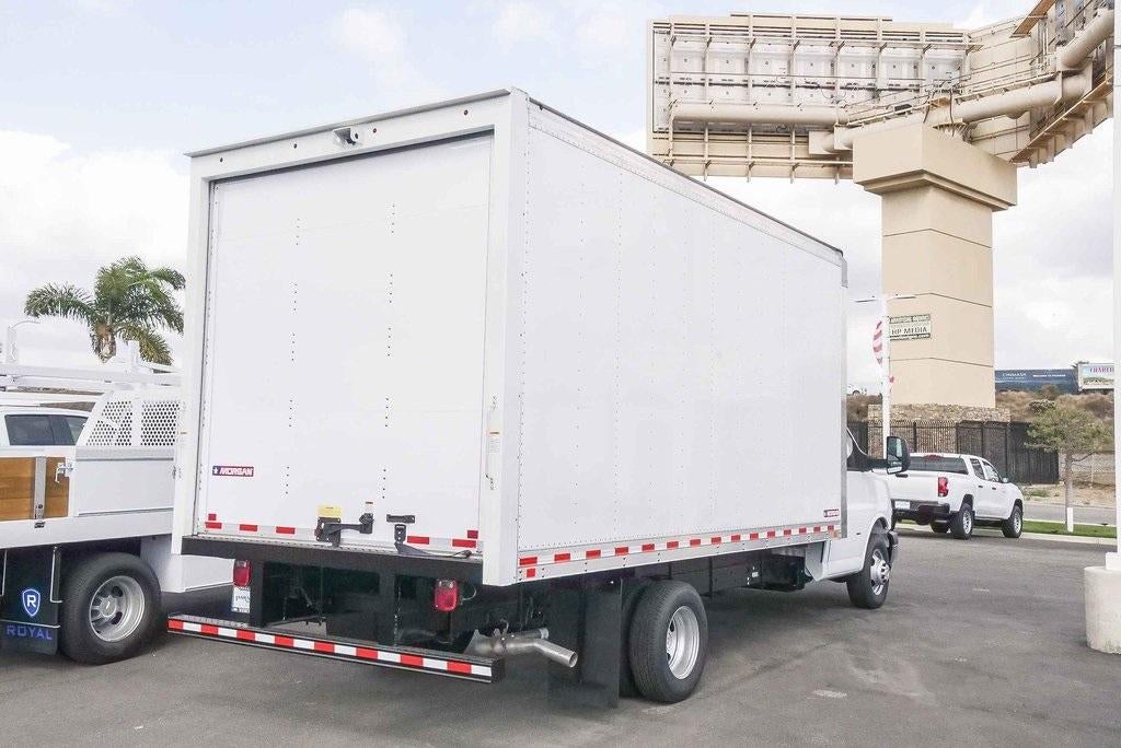 2025 Chevrolet Express Cutaway 3500 3500 Van 177"