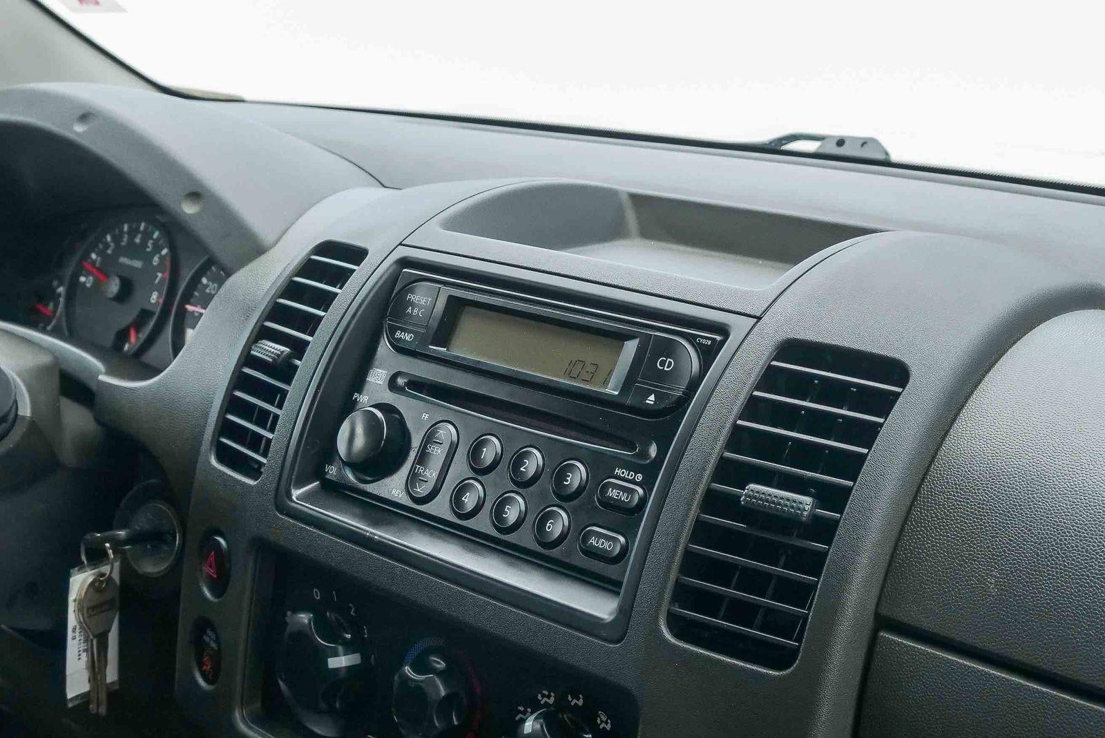 2005 Nissan Frontier 2WD SE