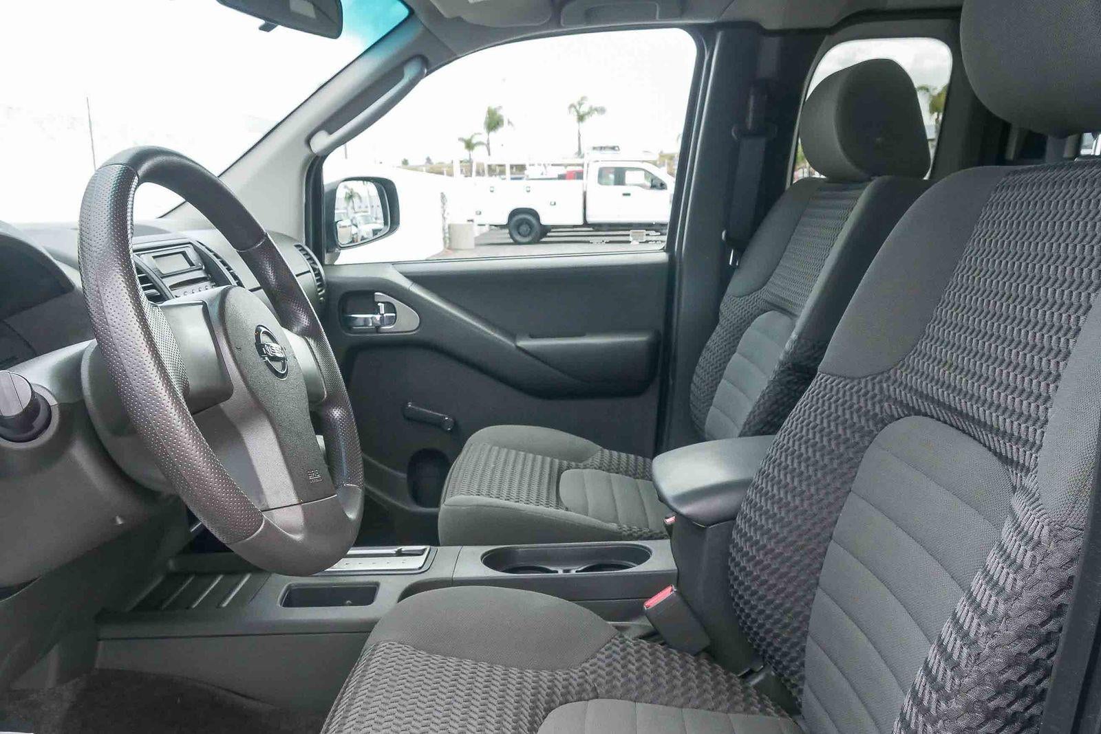 2005 Nissan Frontier 2WD SE