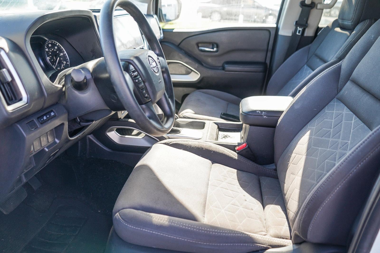 2025 Nissan Frontier SV