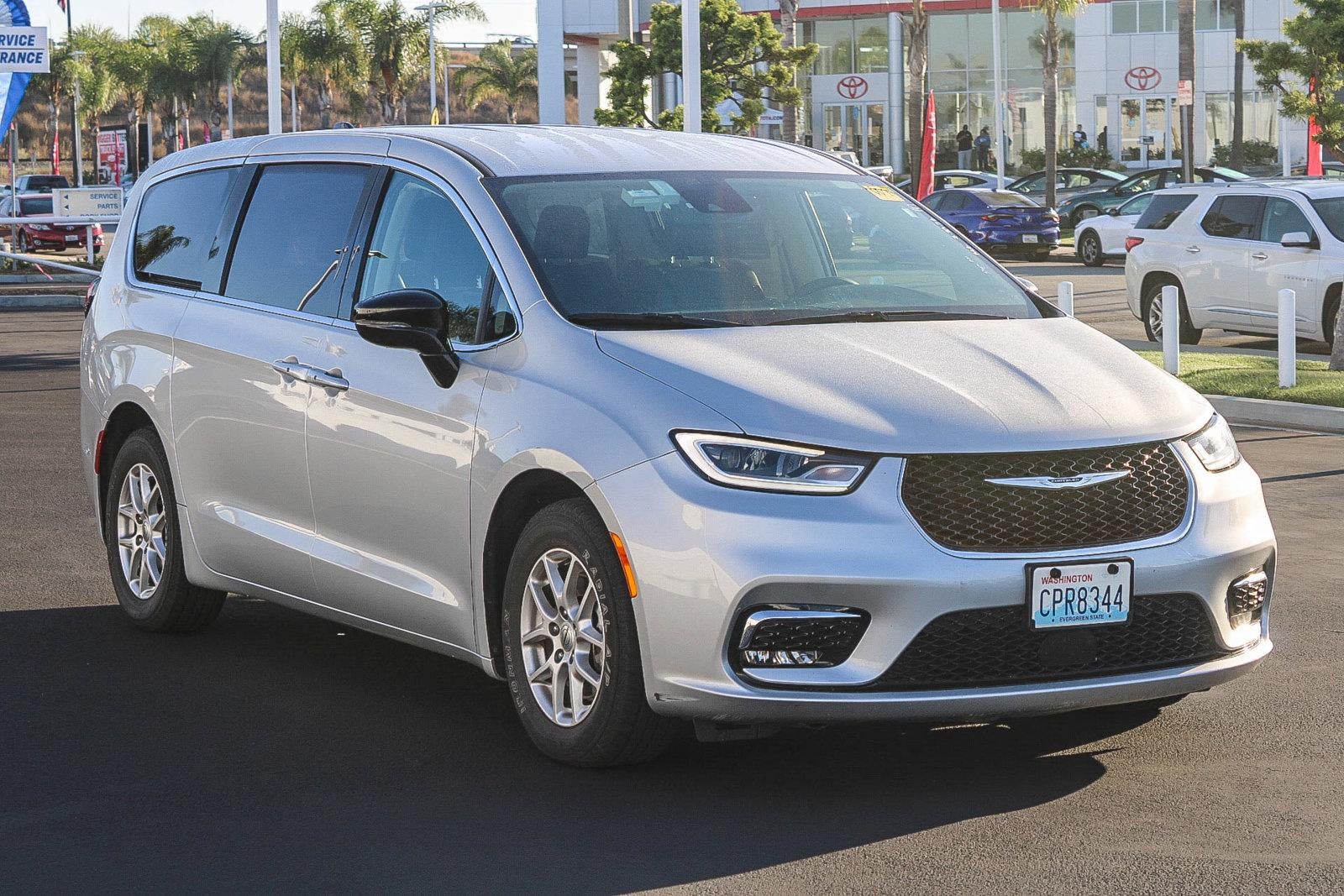 2024 Chrysler Pacifica Touring L