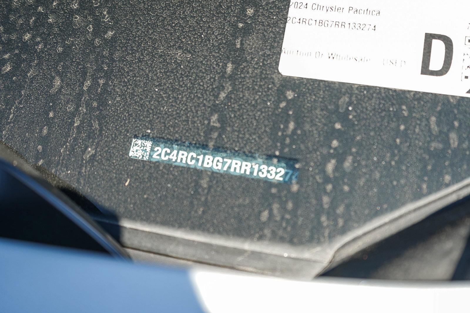2024 Chrysler Pacifica Touring L
