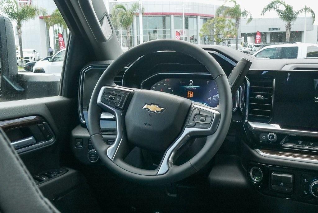 2025 Chevrolet Silverado 2500 HD Crew Cab Standard Box 4-Wheel Drive LT