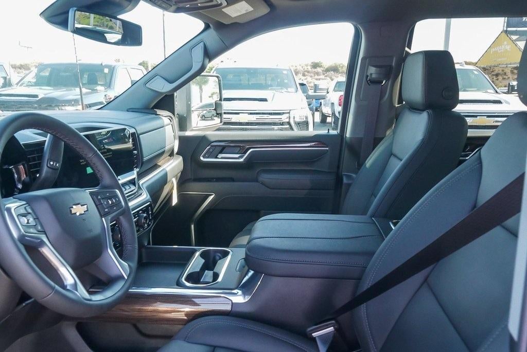 2025 Chevrolet Silverado 2500 HD Crew Cab Standard Box 4-Wheel Drive LT