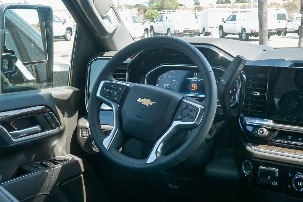 2025 Chevrolet Silverado 2500 HD Crew Cab Standard Box 4-Wheel Drive LT