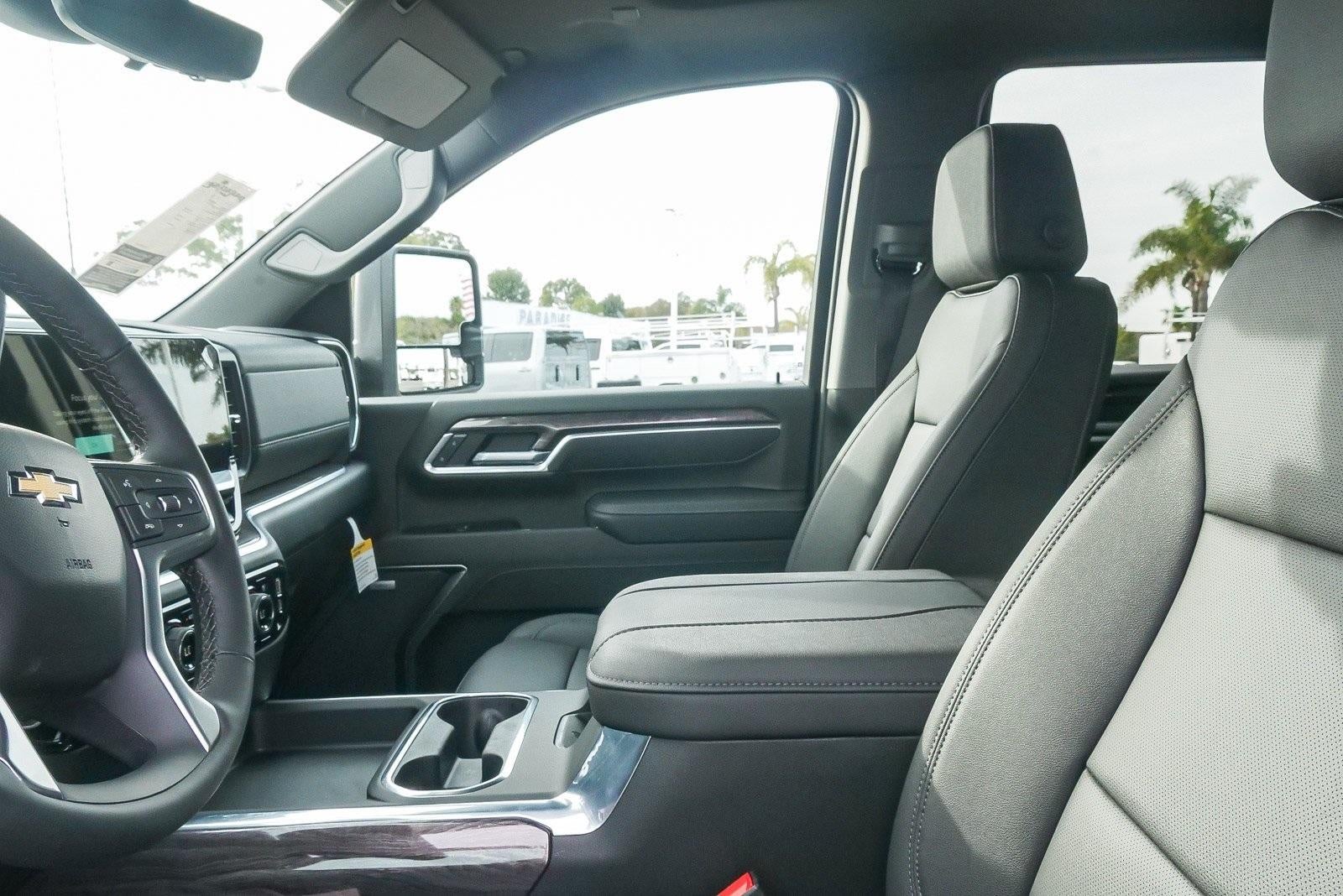 2026 Chevrolet Silverado 2500 HD Crew Cab Standard Box 4-Wheel Drive LTZ