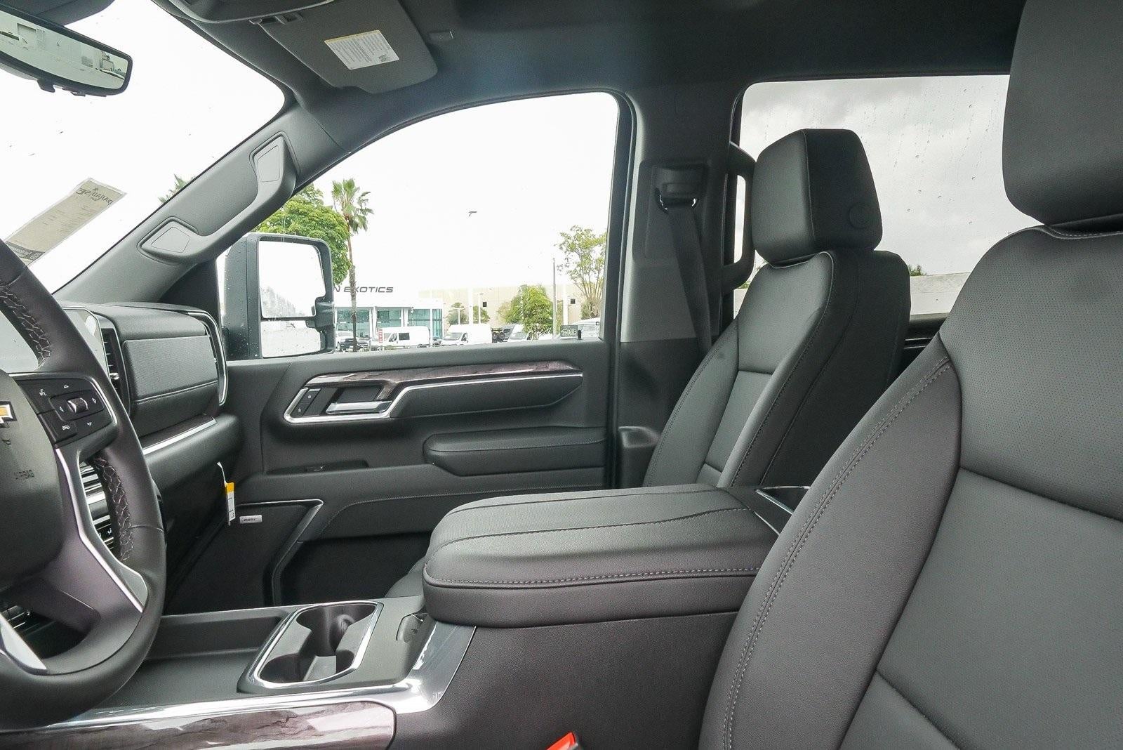 2026 Chevrolet Silverado 2500 HD Crew Cab Standard Box 4-Wheel Drive LTZ