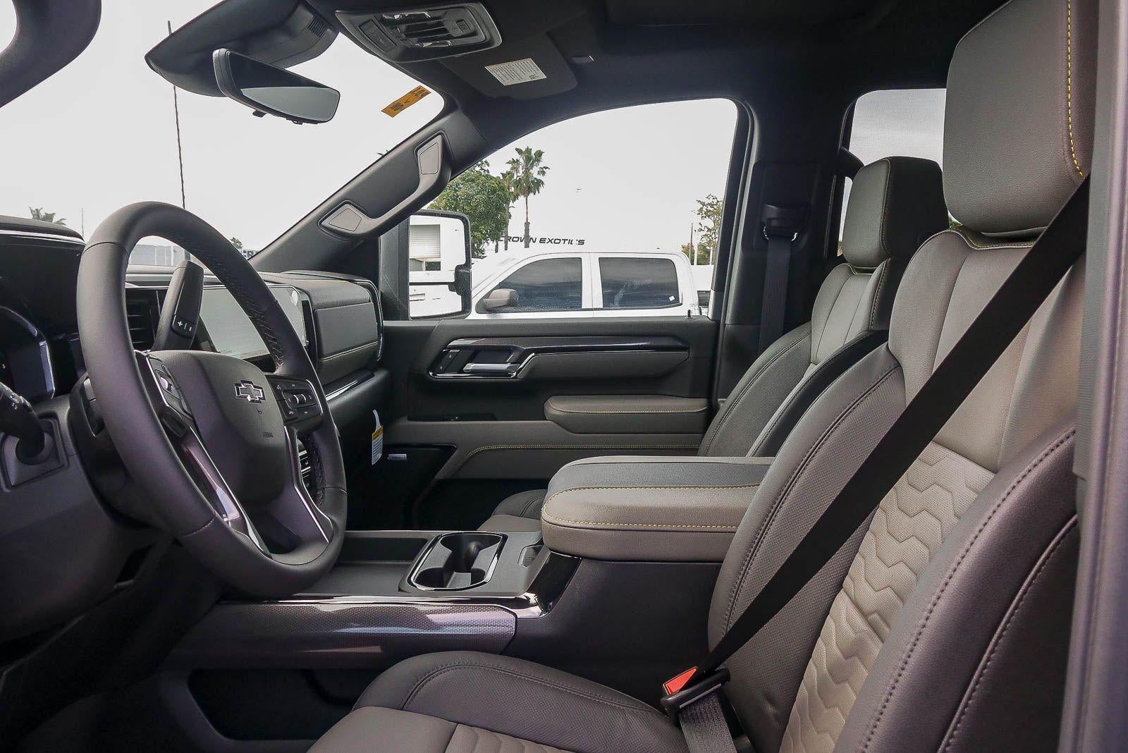 2026 Chevrolet Silverado 2500 HD Crew Cab Standard Box 4-Wheel Drive ZR2